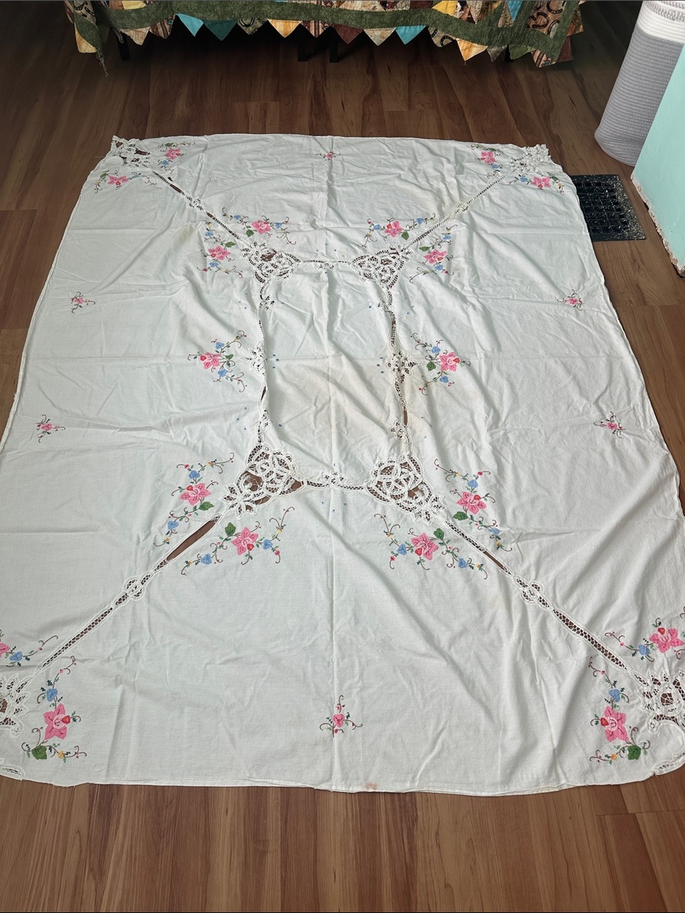 Vintage Hand-Embroidered & Appliquéd Battenberg Lace Tablecloth 5’ x 6’